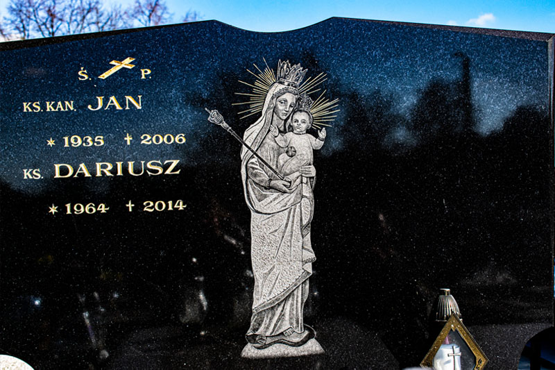 Wizerunek Matki Boskiej ze złoceniami