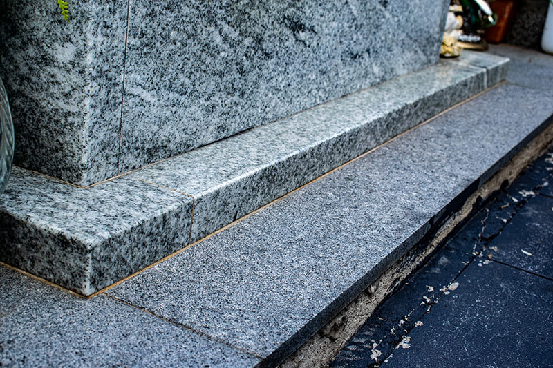 Posadzka antypoślizgowa z granitu typu Padang