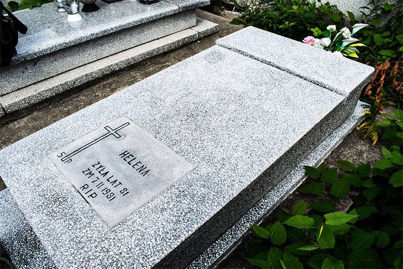 45-letni nagrobek po renowacji