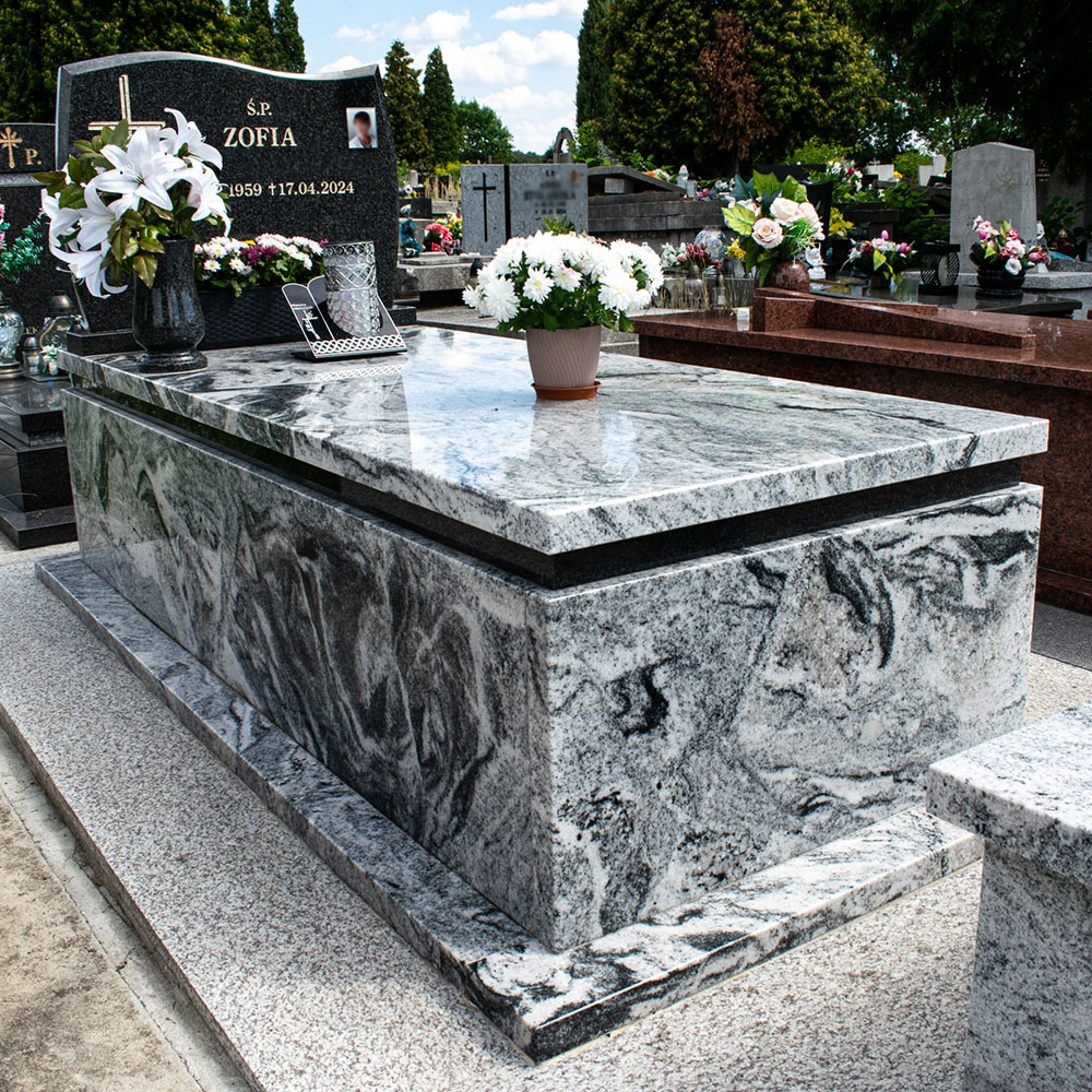 Nagrobek pełnowymiarowy Viscont White postawiony w Dąbrowie Górniczej