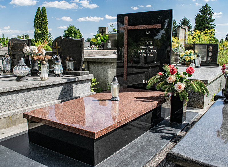 Malwa wykonana na indywidualne zamówienie z krzyżem artystycznym