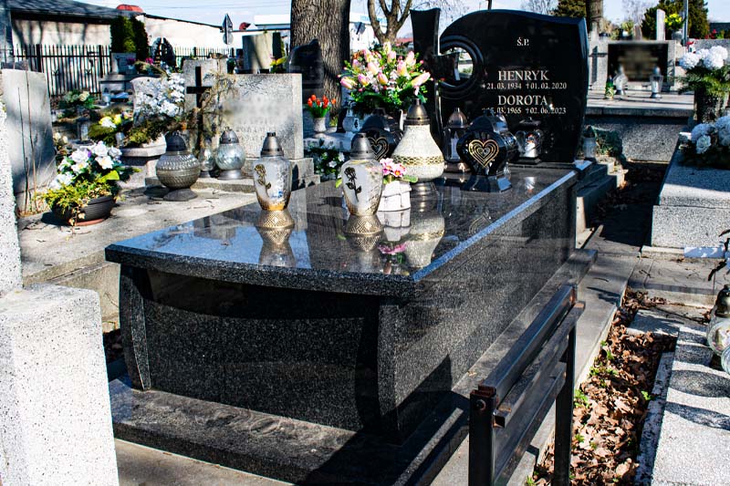 Nagrobek z Impali z zaokrąglonymi krawędziami